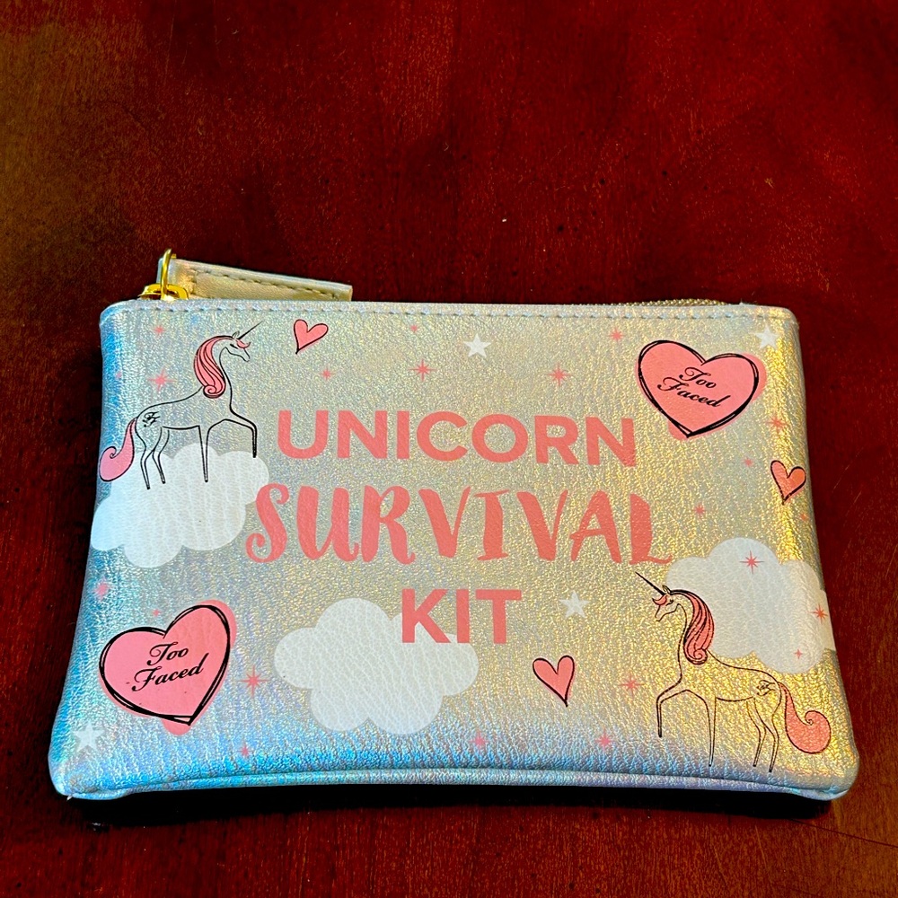 Too Faced Unicorn Survival Kit - Picture 4 of 8